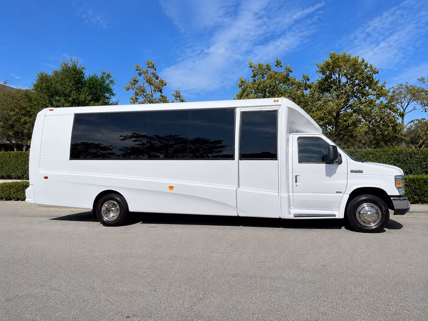 minibuses and charter buses for smaller league city concert groups